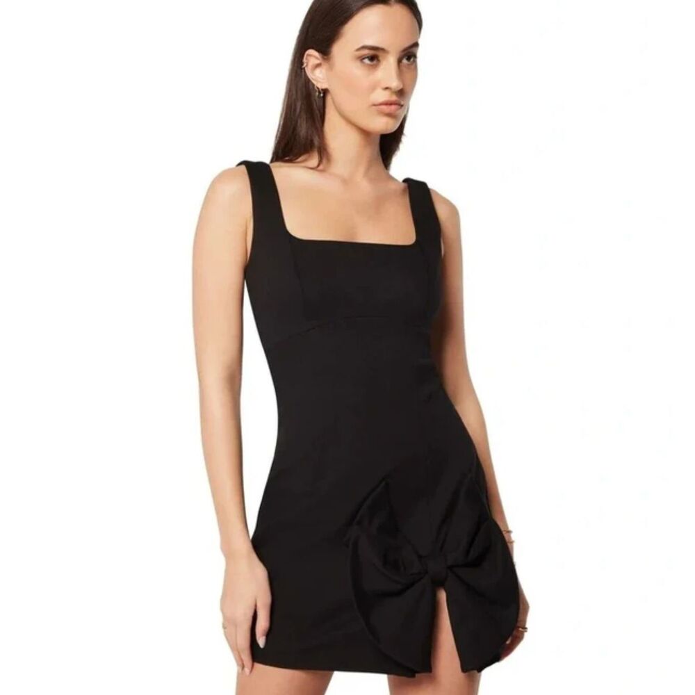 Elliatt Black Square-Neck Mini Dress with Front Bow